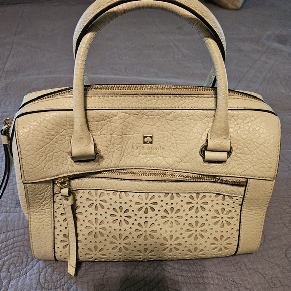 Kate Spade purse - Picture 1 of 3
